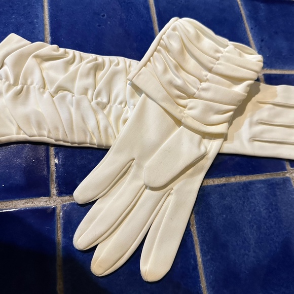 White MCM Gloves Ruched Elbow Length MCM Perfct Condition - Picture 5 of 13